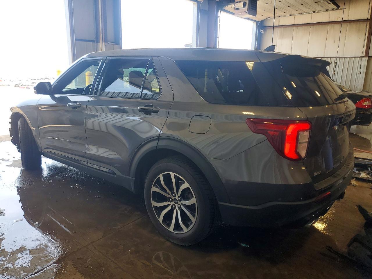 2021 Ford Explorer St - Фото 2