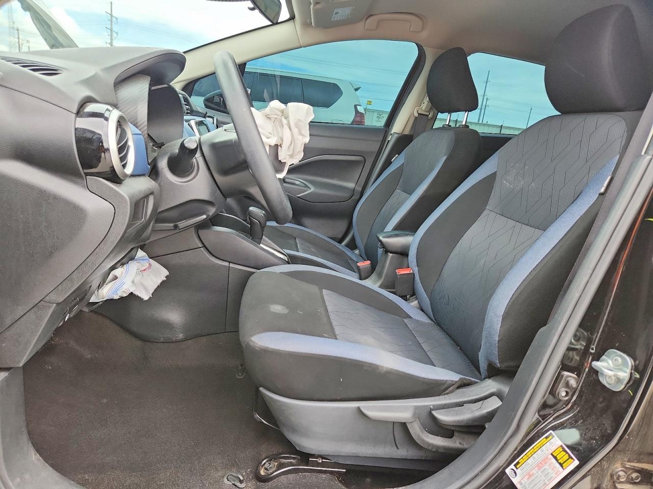 2025 Nissan Versa Sv - Image 7