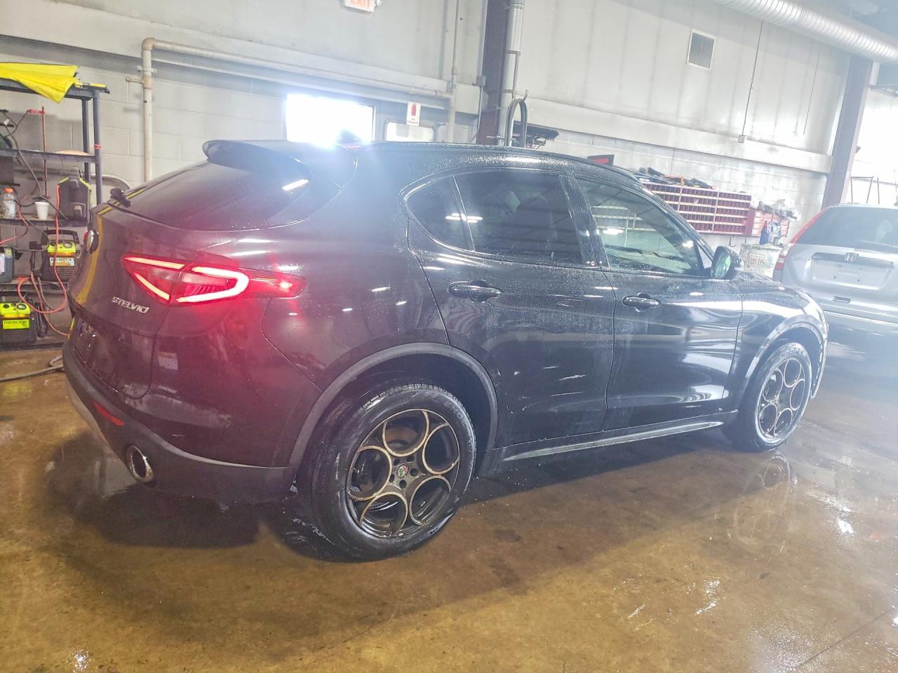 2018 Alfa Romeo Stelvio Sport - Image 3