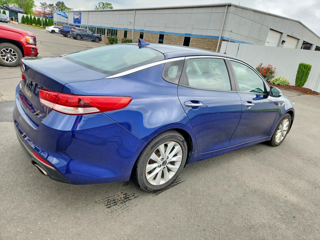 2017 Kia Optima Lx - Фото 3