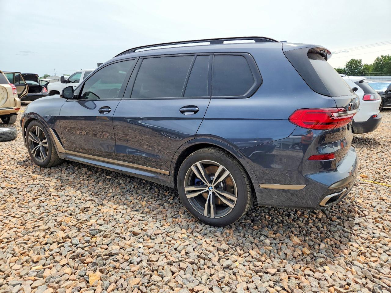 2021 BMW X7 M50I - Фото 2