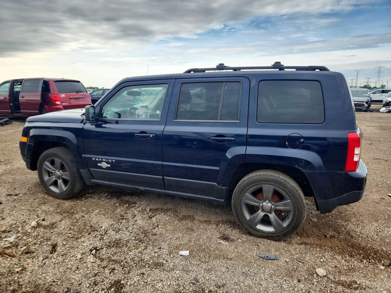 2013 Jeep Patriot Latitude - Фото 2