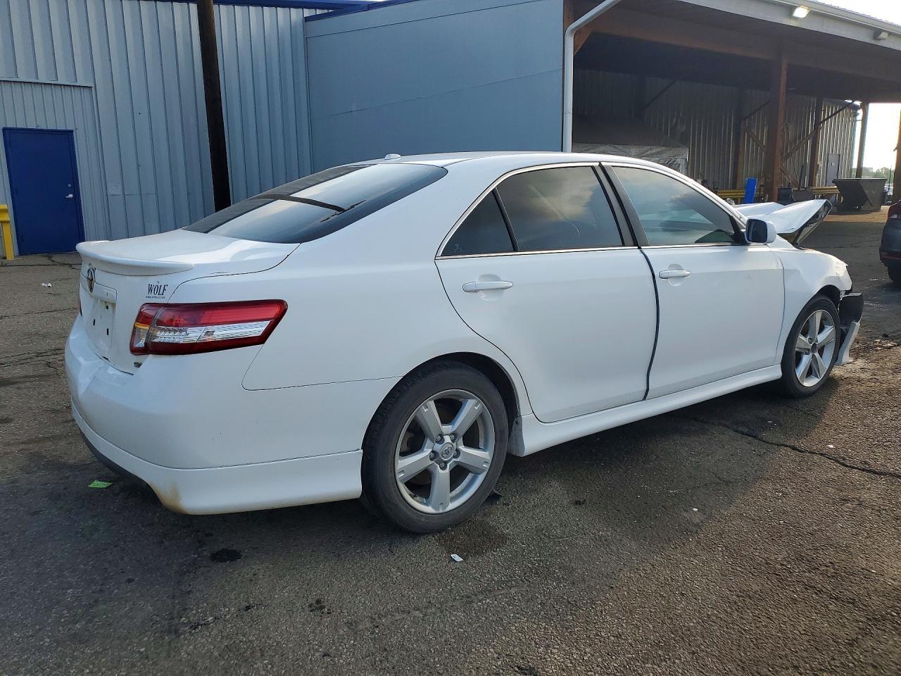 2011 Toyota Camry Se - Фото 3