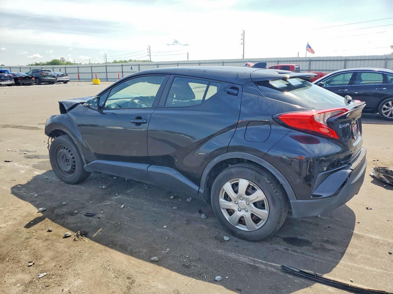 2019 Toyota C-Hr Le - Фото 2