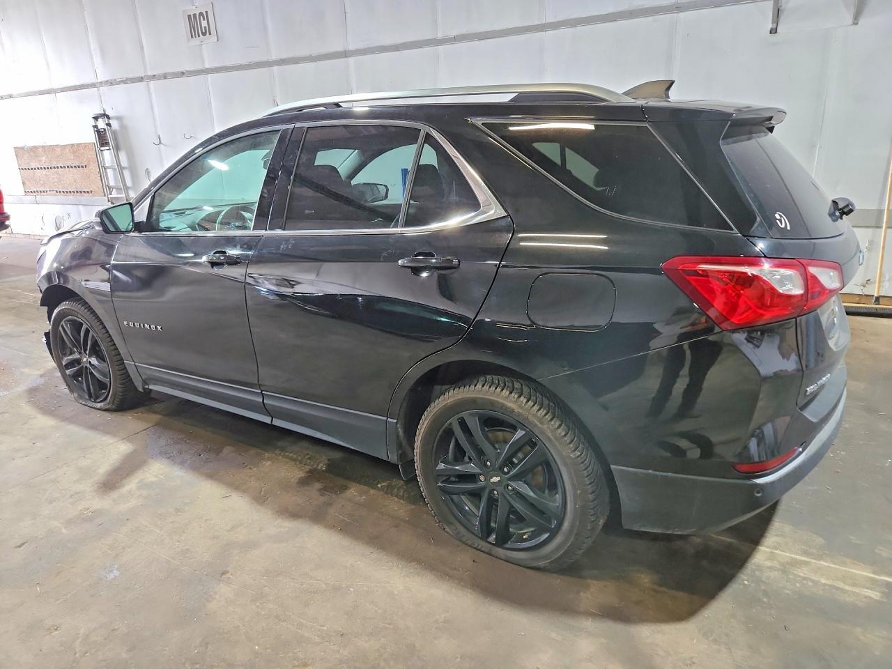 2020 Chevrolet Equinox Lt - Image 2
