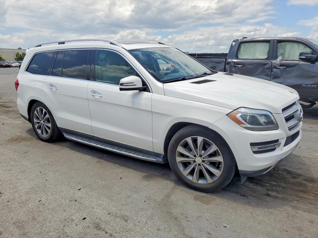 2014 Mercedes-Benz Gl 450 4Matic - Image 4