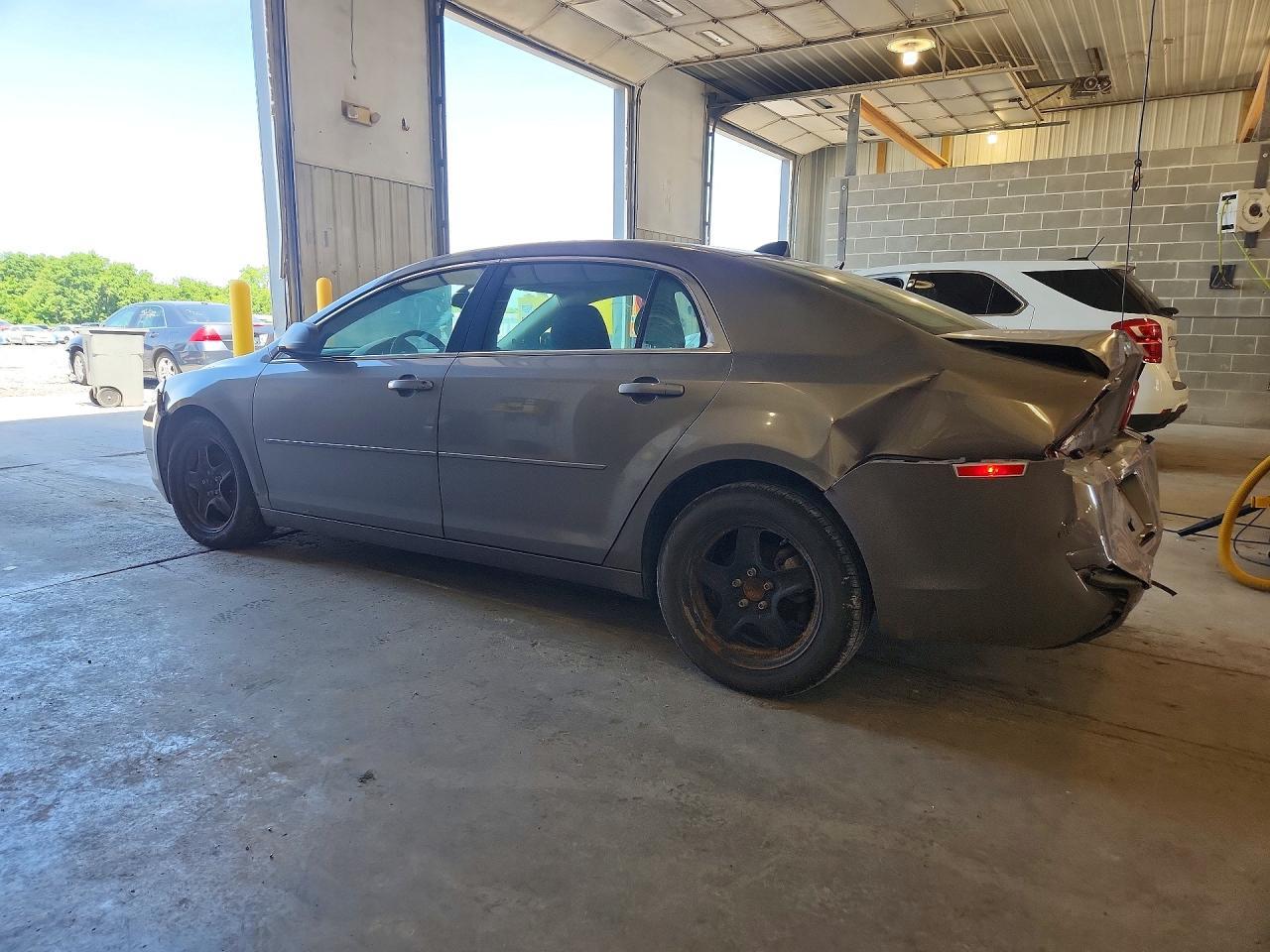2012 Chevrolet Malibu Ls - Фото 2