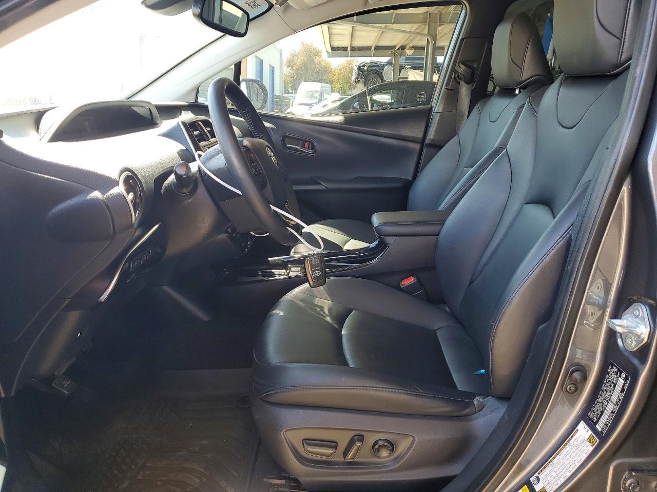 2021 Toyota Prius L Eco - Фото 7
