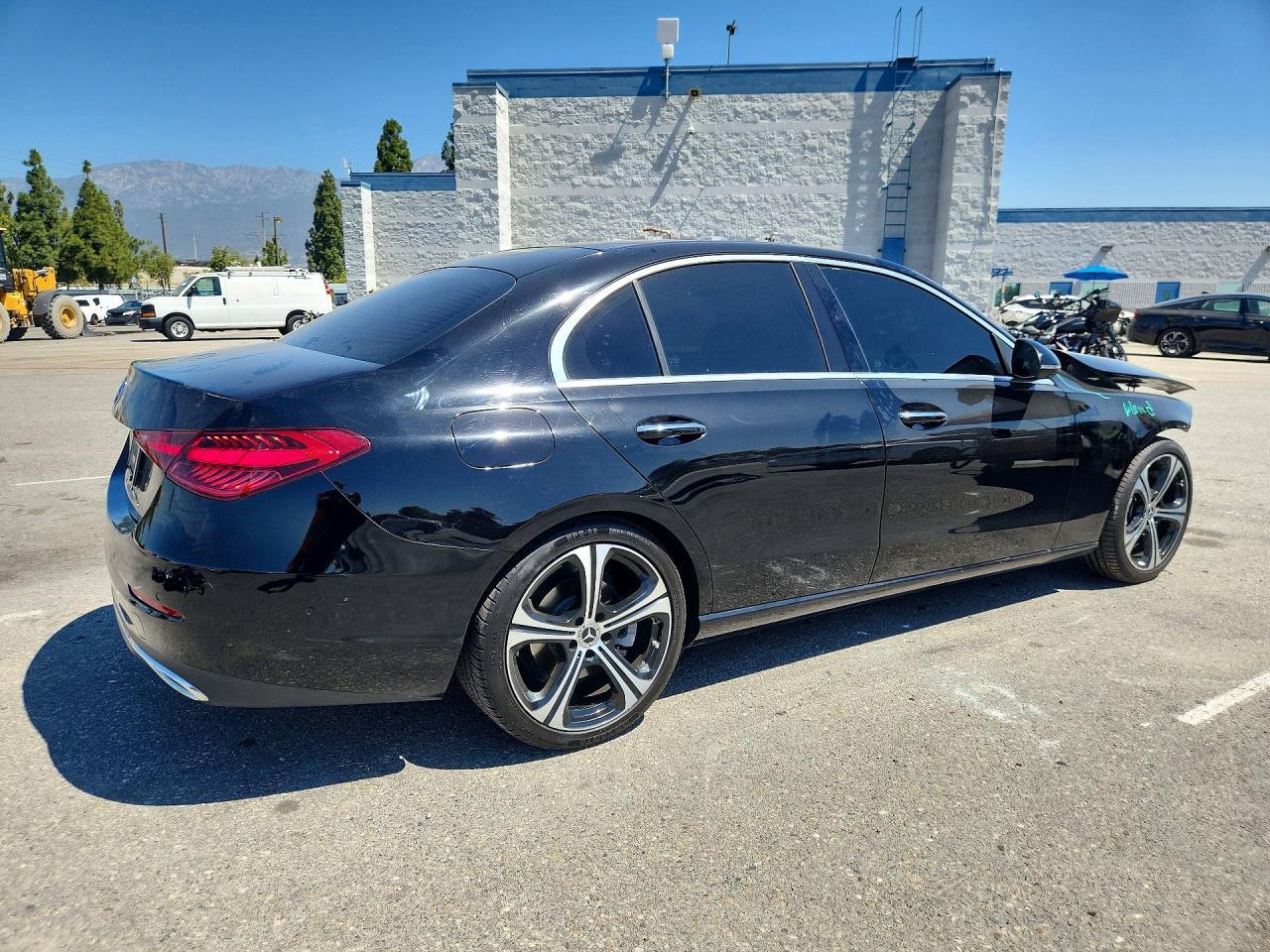 2022 Mercedes-Benz C 300 - Фото 3