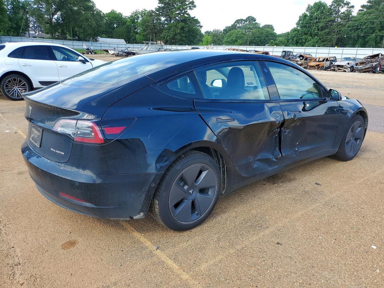 2022 Tesla Model 3 - Фото 3