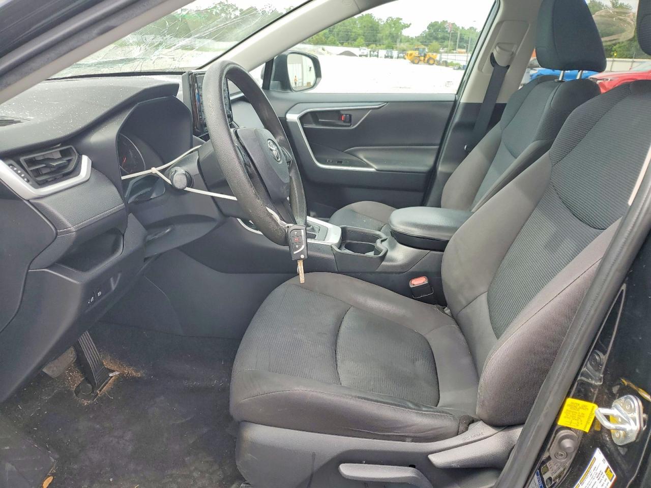 2021 Toyota Rav4 Le - Фото 7