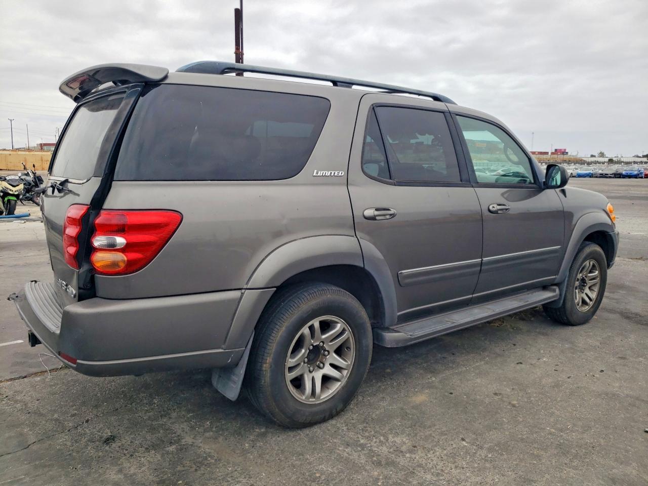 2004 Toyota Sequoia Limited - Image 3