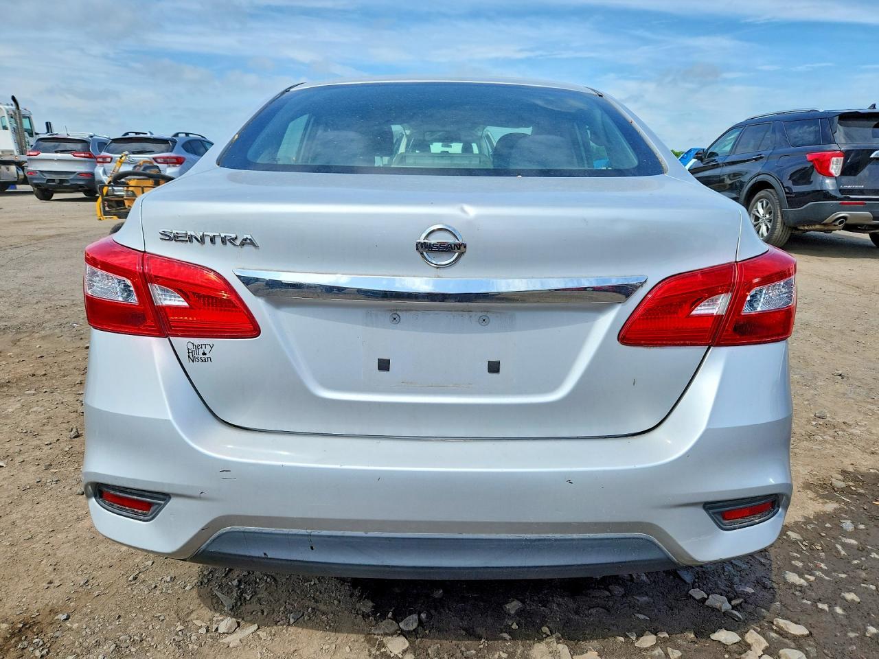 2016 Nissan Sentra S - Фото 6