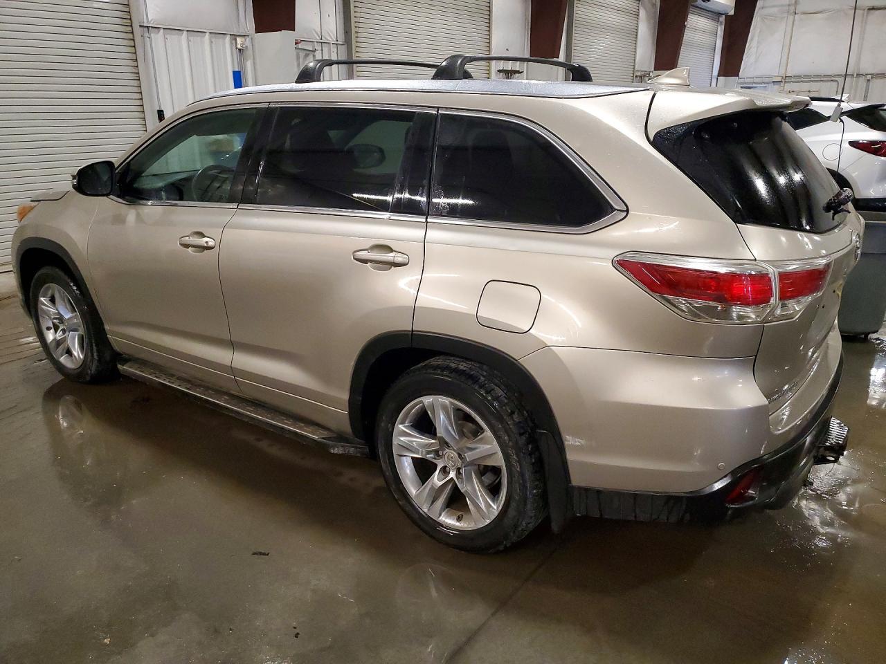 2015 Toyota Highlander Limited Platinum - Фото 2
