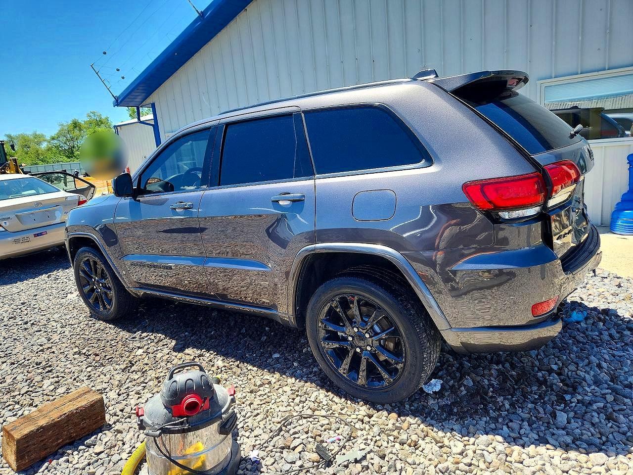 2021 Jeep Grand Cherokee Laredo - Image 2