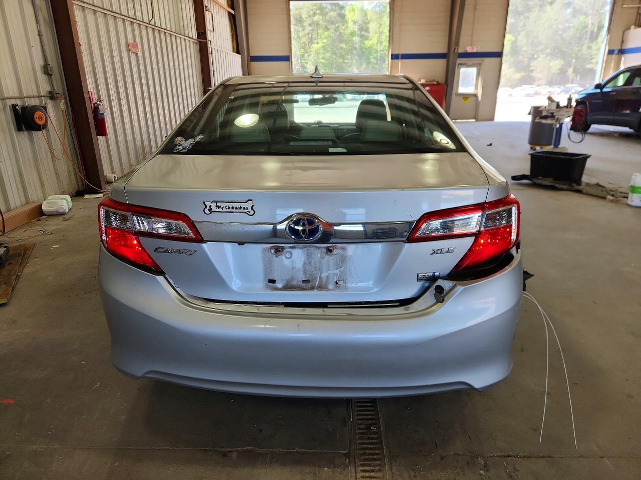 2012 Toyota Camry Hybrid Xle - Image 6