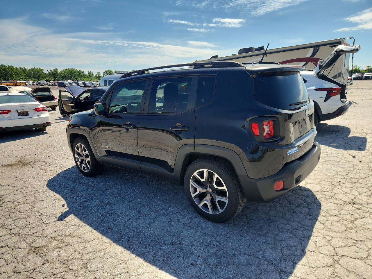 2015 Jeep Renegade Latitude - Фото 2