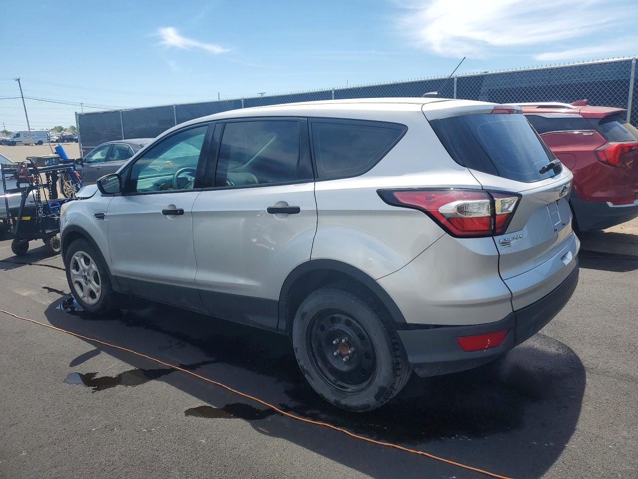 2017 Ford Escape S - Фото 2