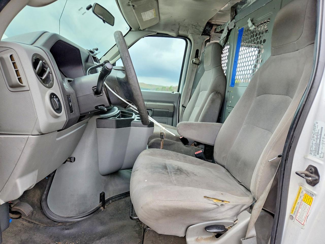 2012 Ford E250 Delivery Van - Фото 7