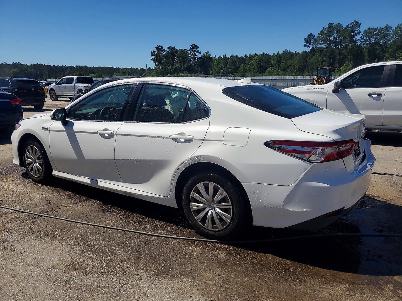 2020 Toyota Camry Le - Image 2