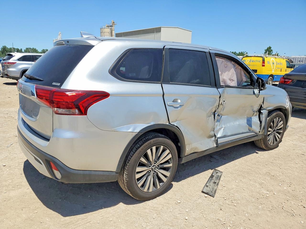 2020 Mitsubishi Outlander Se/Sel/Le - Image 3