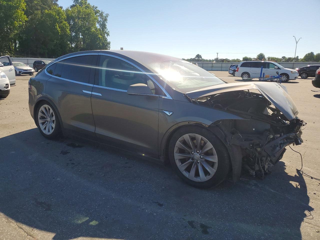 2016 Tesla Model X - Фото 4