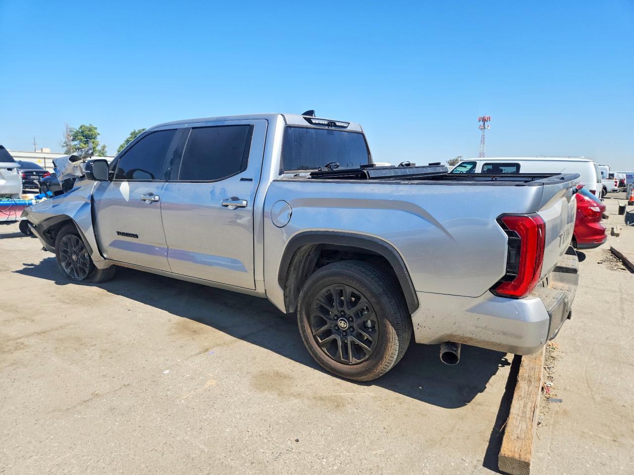 2026 Toyota Tundra Limited - Фото 2