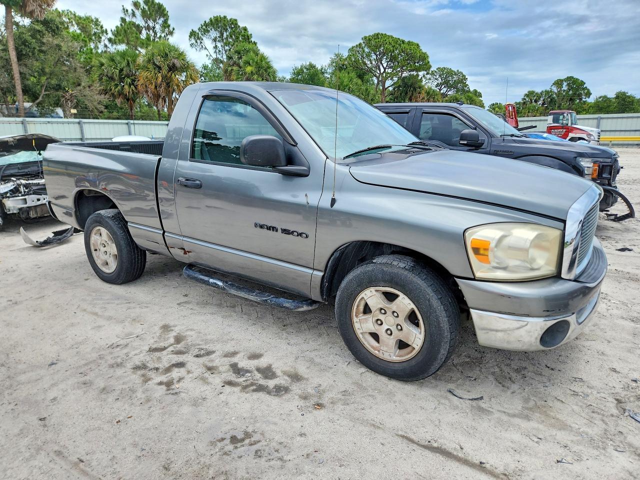 2007 Dodge Ram 1500 St - Фото 4