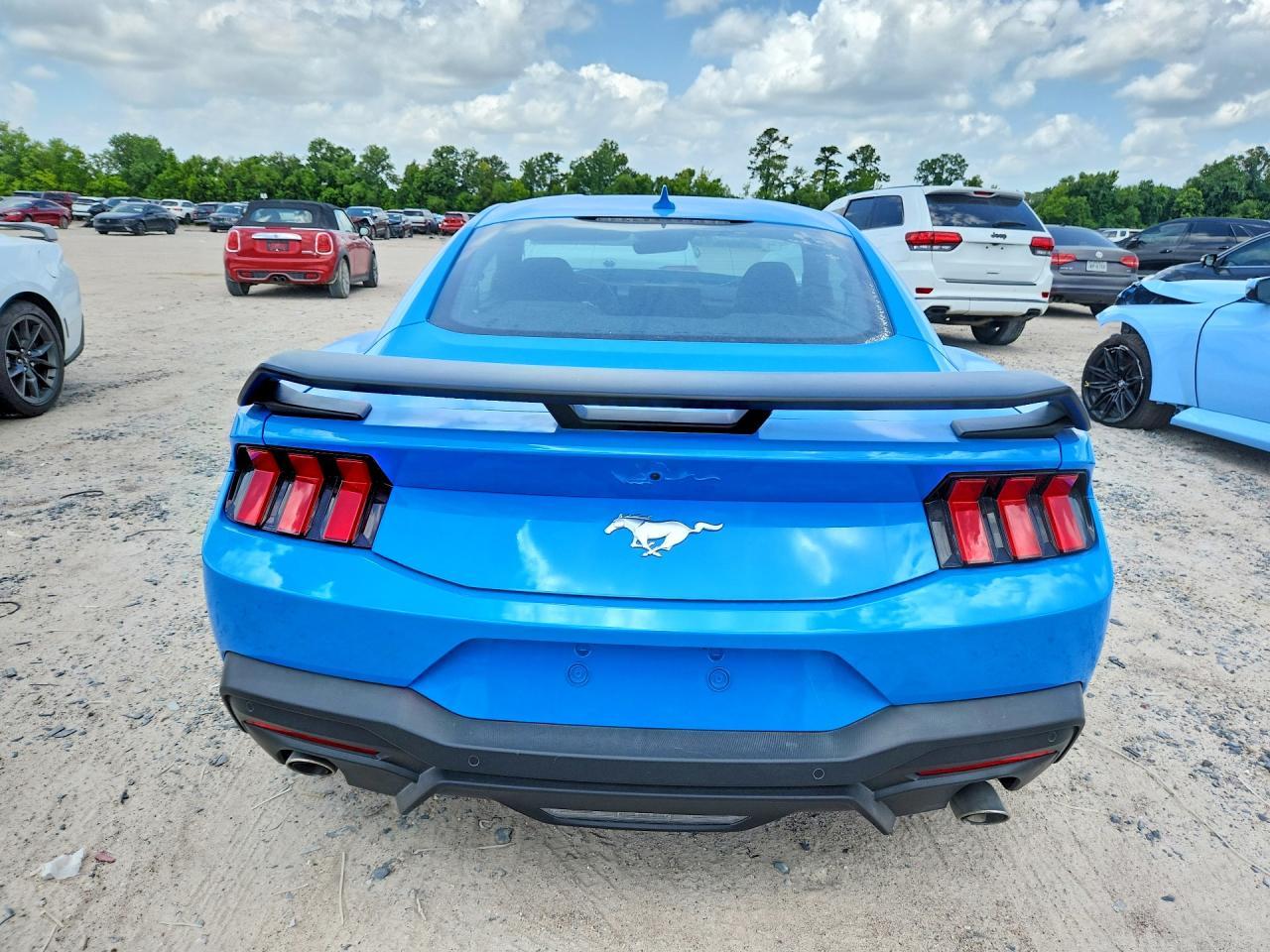 2025 Ford Mustang - Фото 6