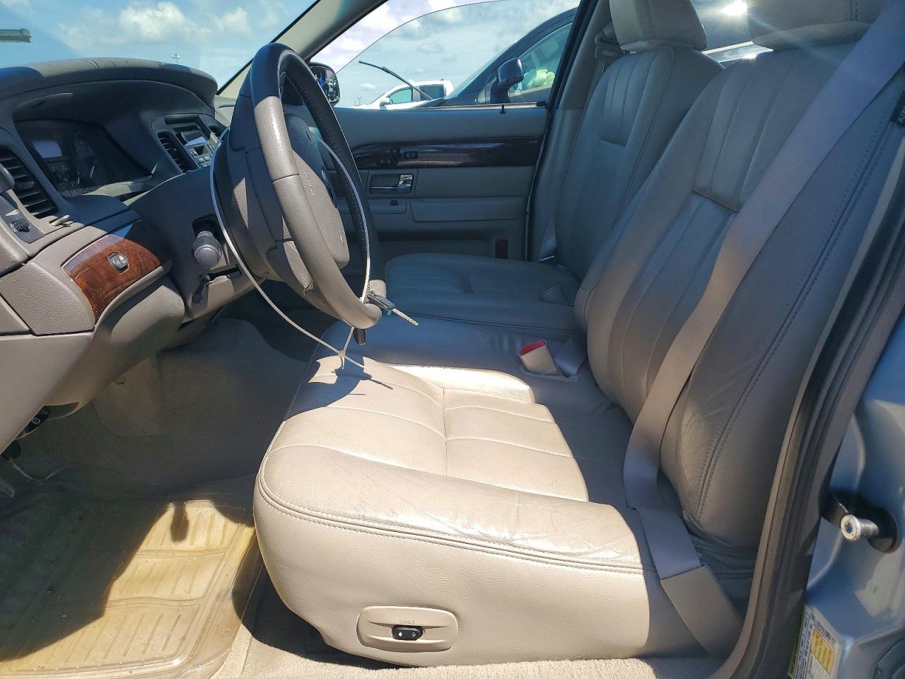 2010 Mercury Grand Marquis Ls - Image 7