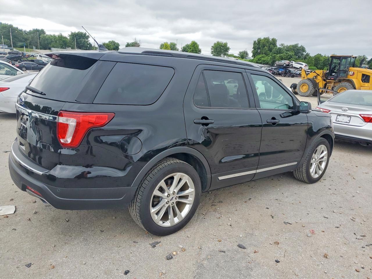 2018 Ford Explorer Xlt - Image 3