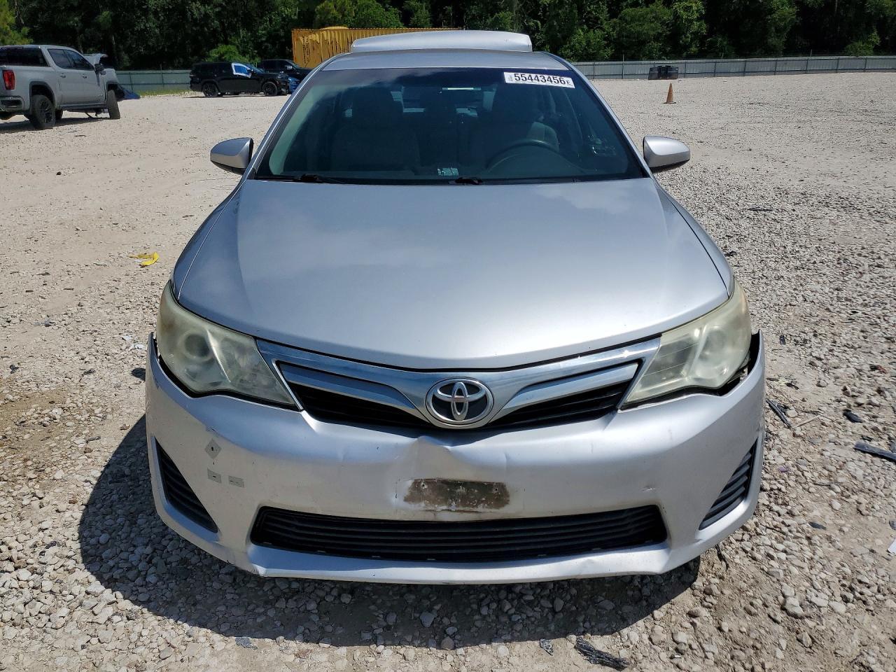 2014 Toyota Camry Le - Image 5