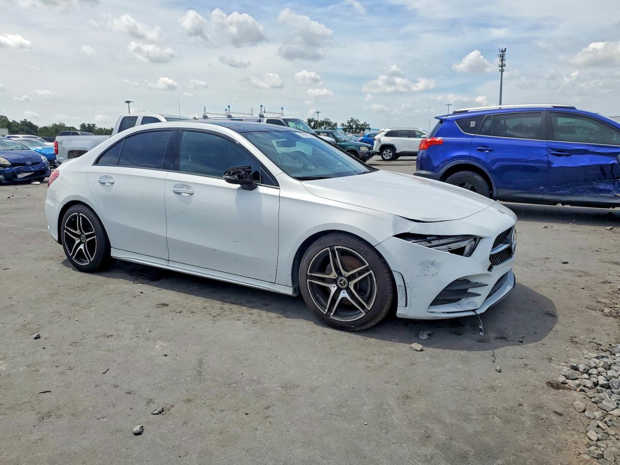 2020 Mercedes-Benz A 220 - Фото 4