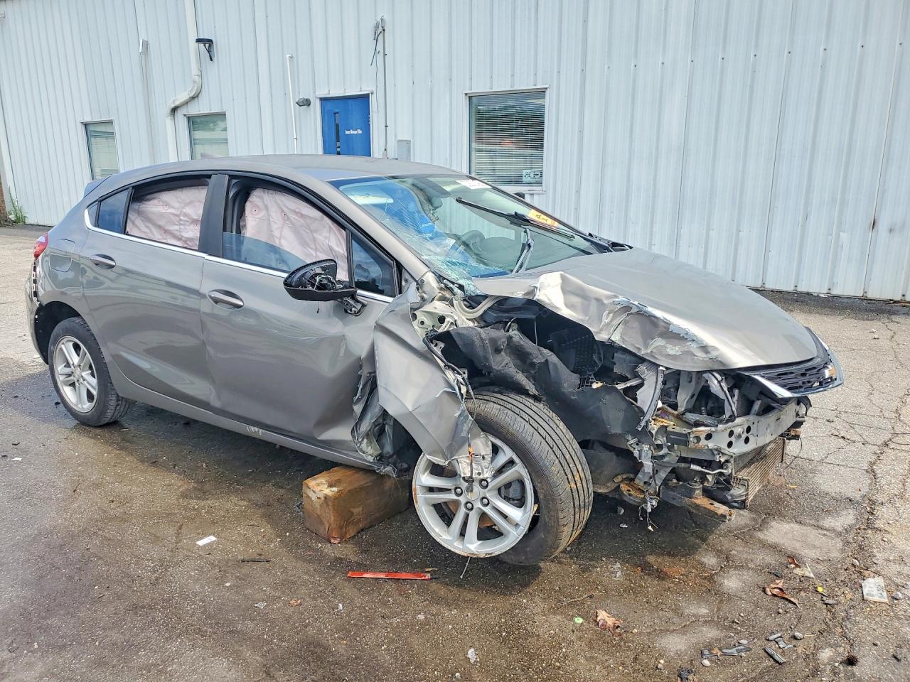 2017 Chevrolet Cruze Lt - Image 4