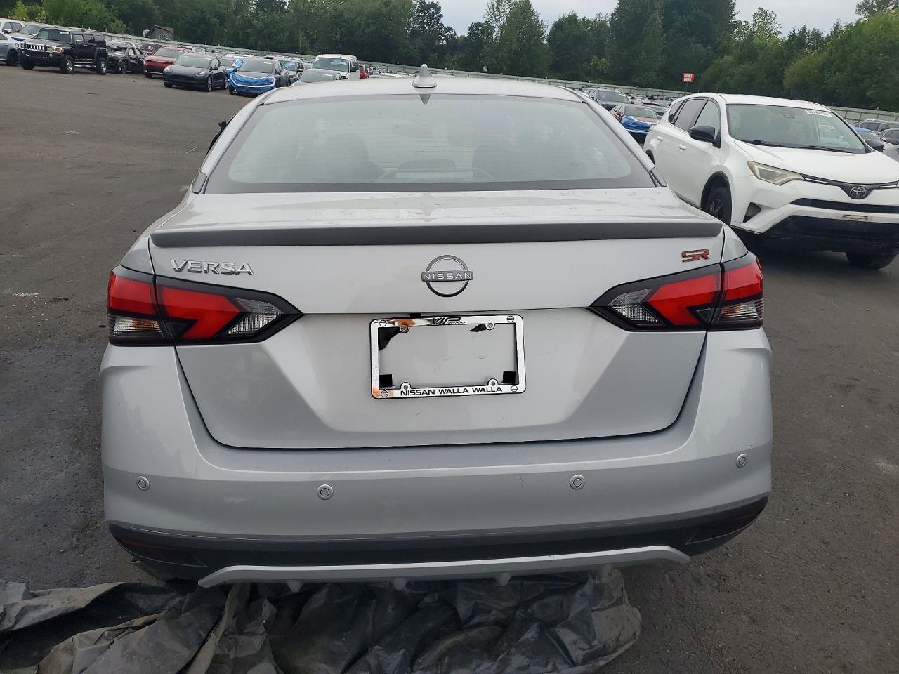 2025 Nissan Versa Sr - Image 6