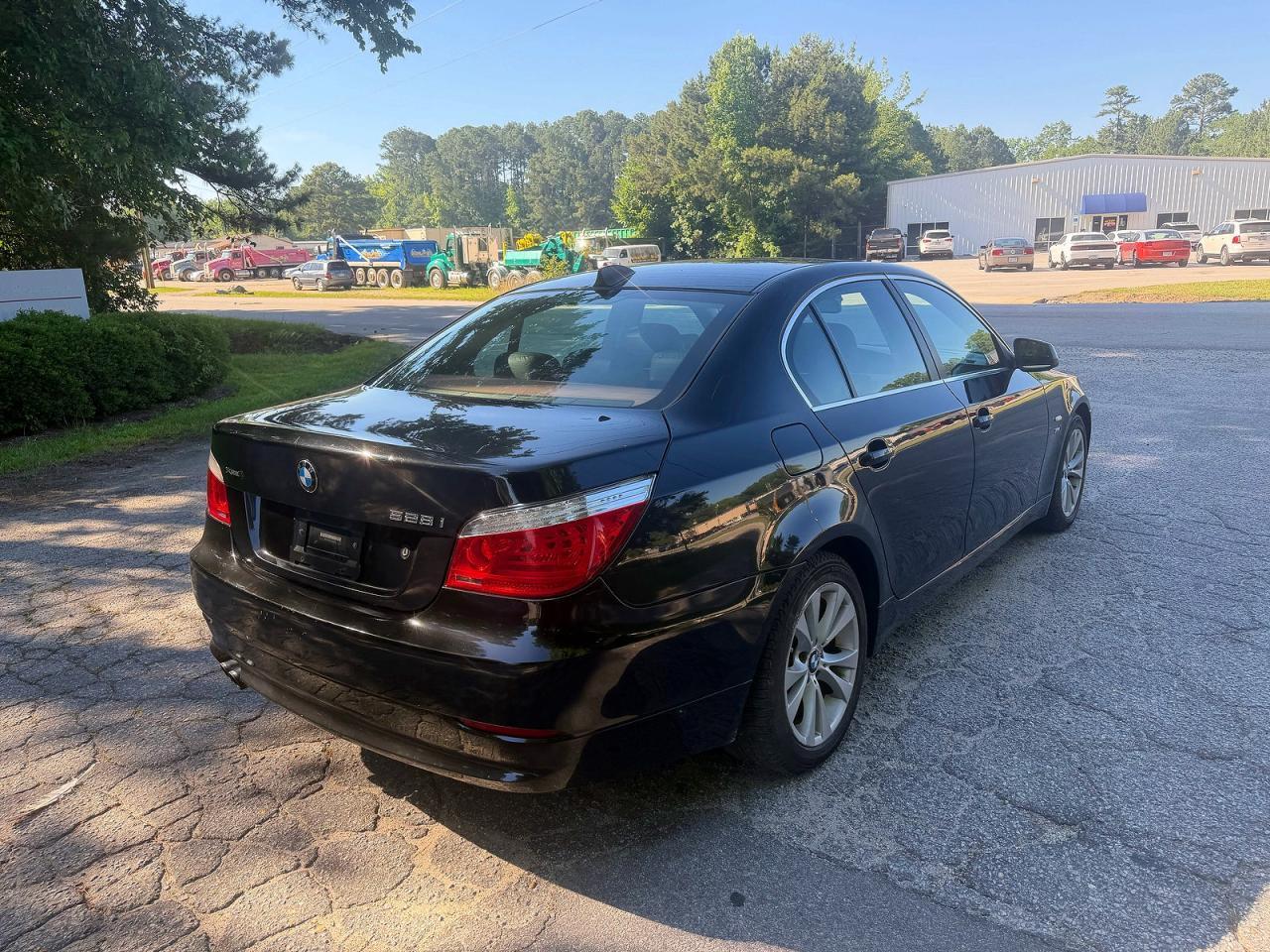 2010 BMW 528 Xi - Фото 4