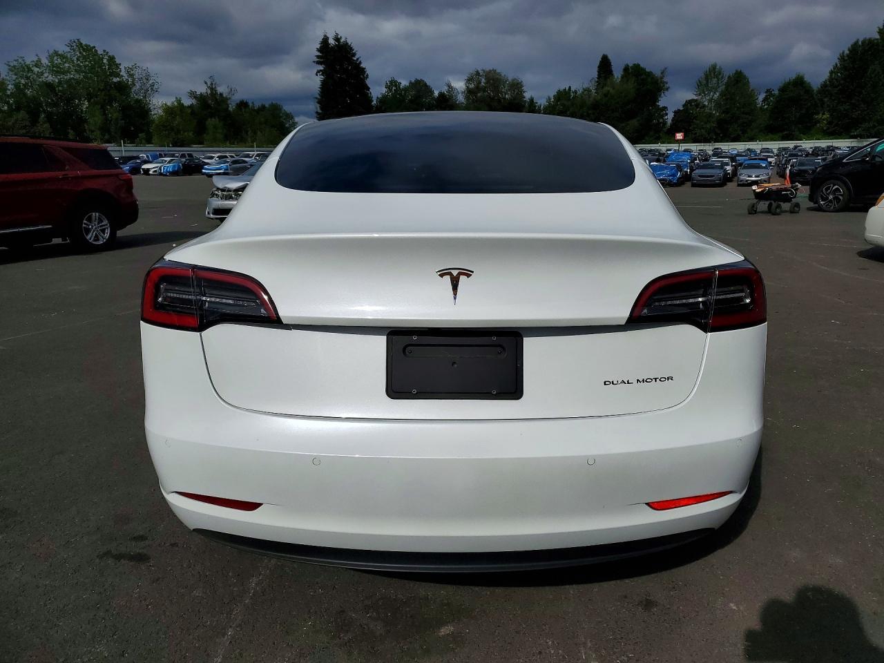 2022 Tesla Model 3 - Фото 6
