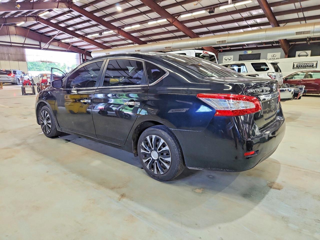 2013 Nissan Sentra S - Фото 2
