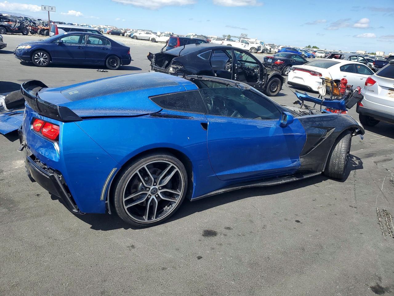 2015 Chevrolet Corvette Stingray Z51 3Lt - Фото 3