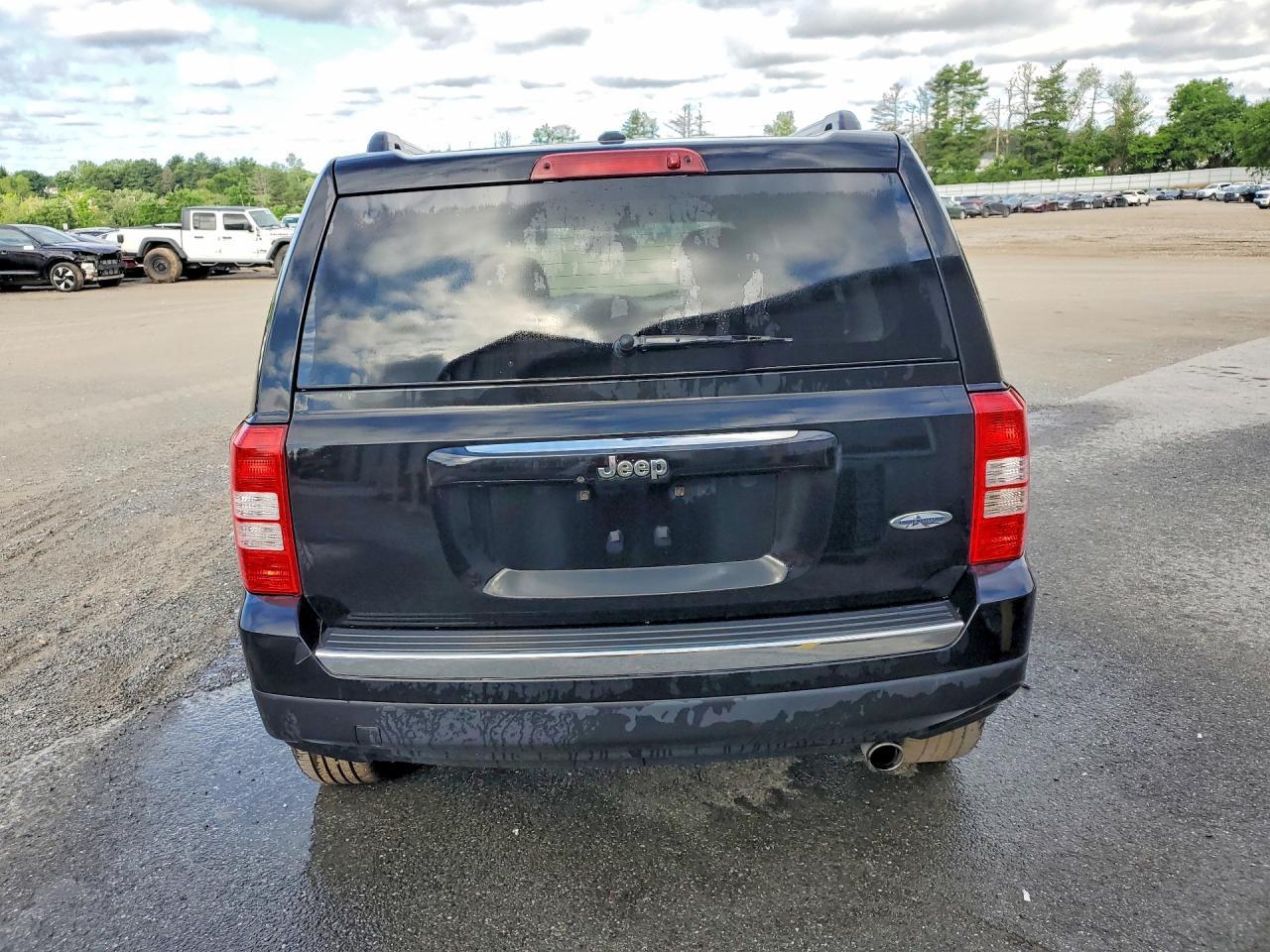 2017 Jeep Patriot Latitude - Image 6