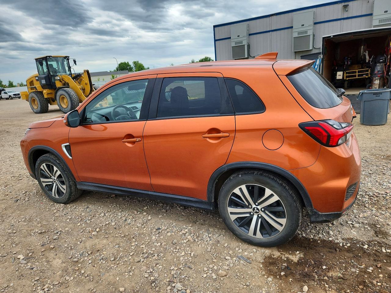 2020 Mitsubishi Outlander Sport Es - Image 2