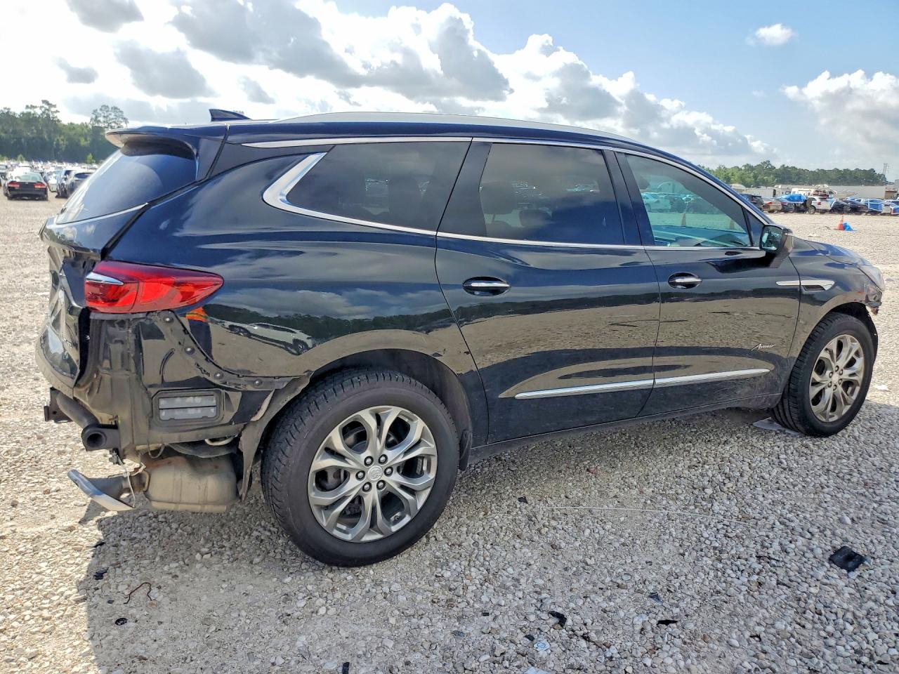 2018 Buick Enclave Avenir - Image 3