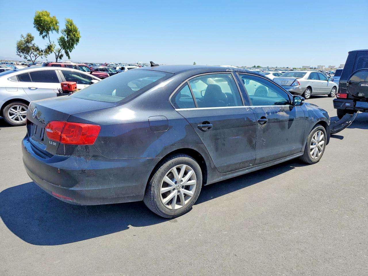 2013 Volkswagen Jetta Se - Image 3
