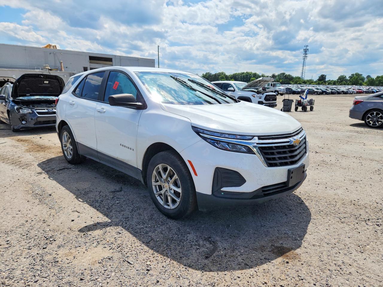 2022 Chevrolet Equinox Ls - Фото 4