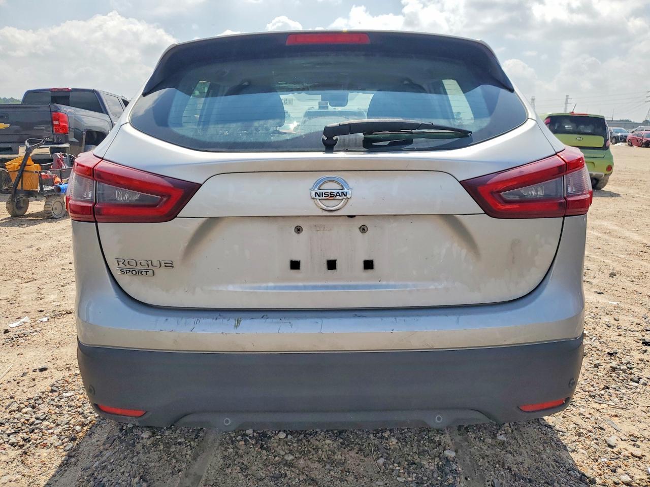 2021 Nissan Rogue Sport S - Image 6