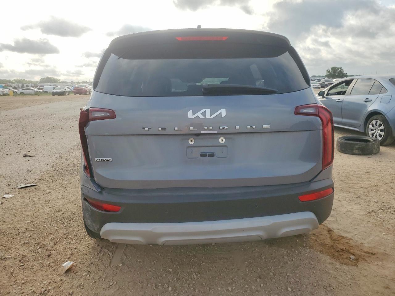 2022 Kia Telluride Lx - Image 6