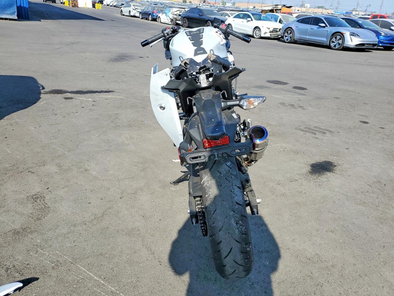 2025 Kawasaki Ex500 H - Image 4