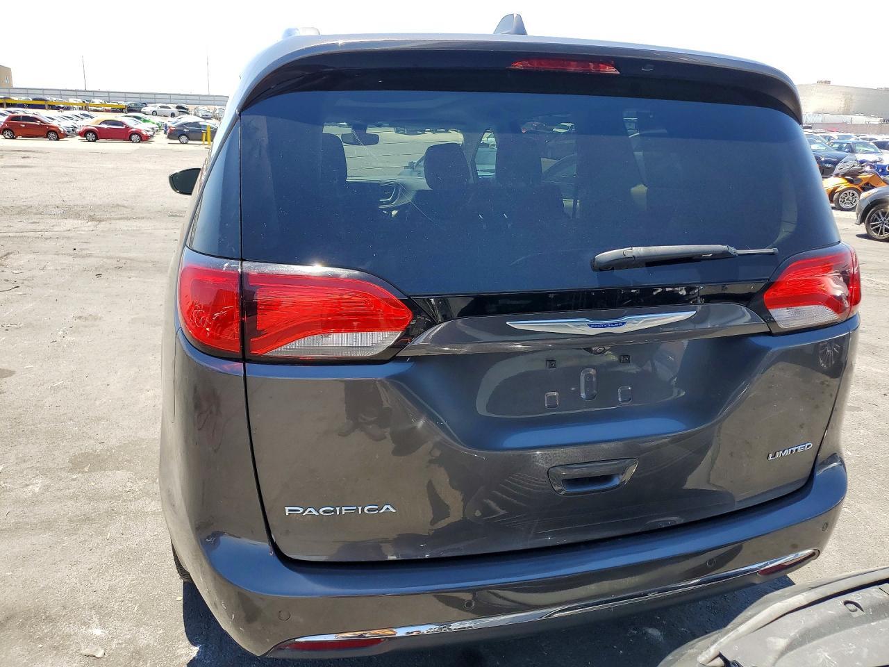 2018 Chrysler Pacifica Limited - Фото 6
