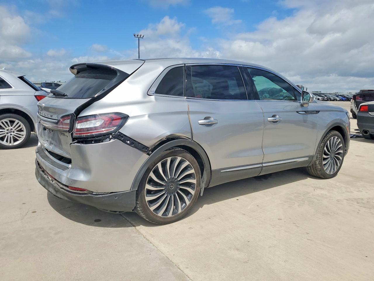 2020 Lincoln Nautilus Black Label - Фото 3