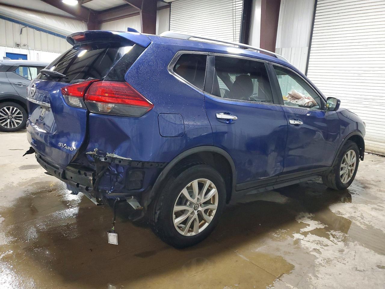 2017 Nissan Rogue Sv - Image 3